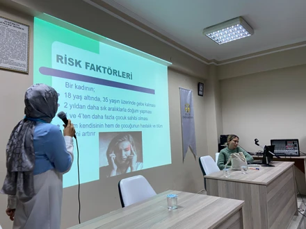 Bozkır Toplum Sağlığı Merkezi Doktorları "Üreme Sağlığı" Eğitimi Verdi